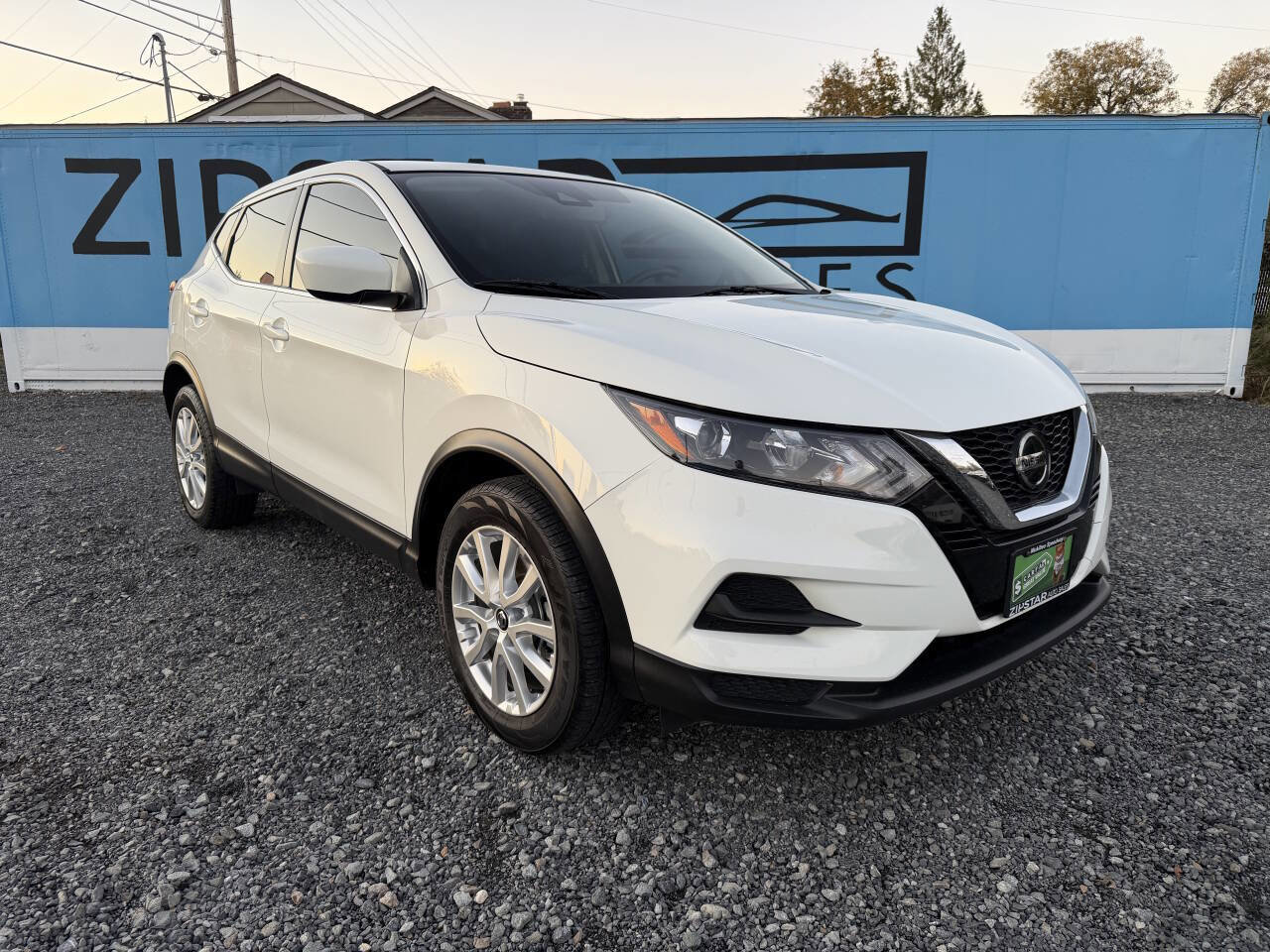 Used 2022 Nissan Rogue Sport S image 1