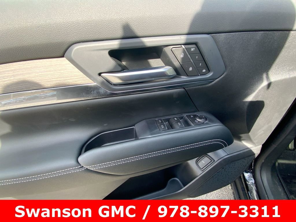 New 2026 GMC Terrain Denali w/ LPO, Floor Liner Package image 22