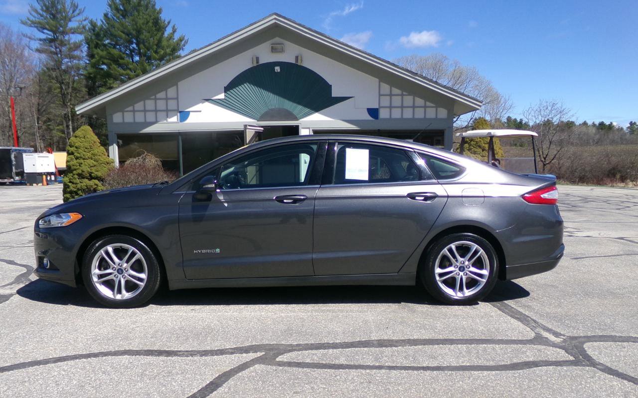 Used 2015 Ford Fusion SE w/ Equipment Group 501A image 2