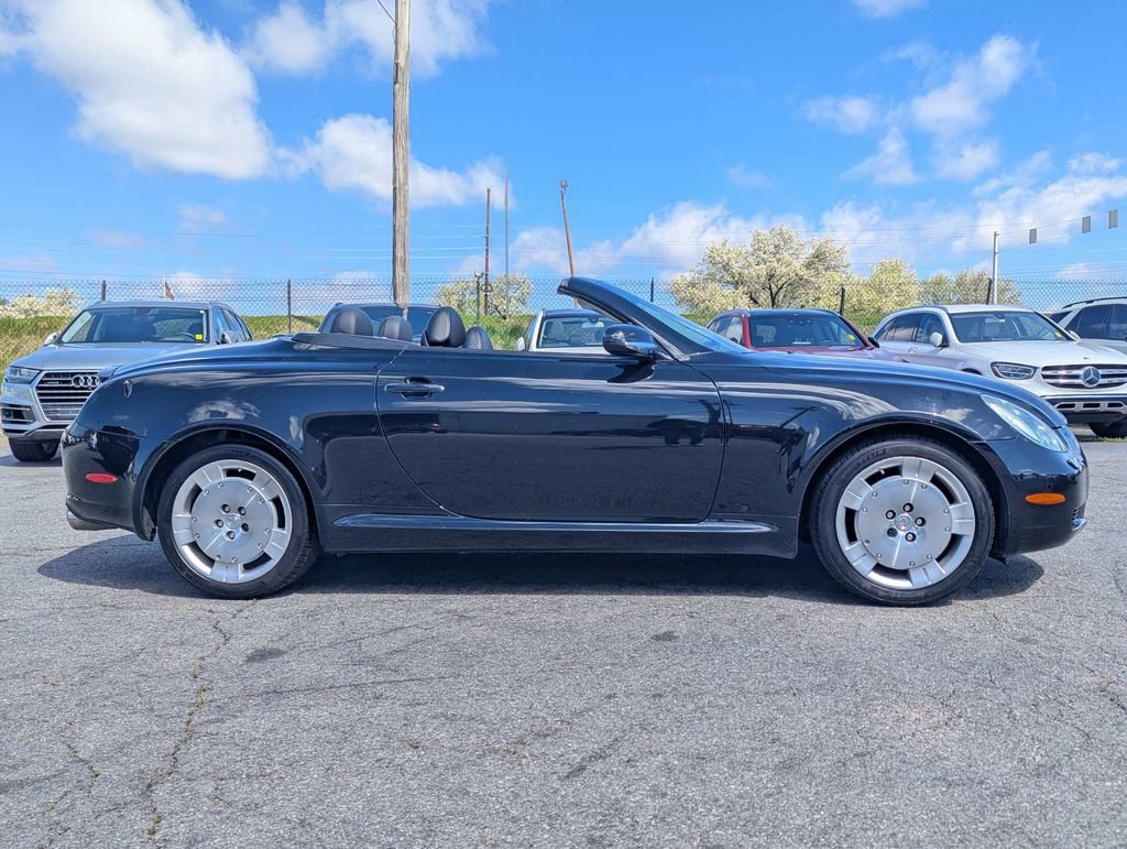 Used 2004 Lexus SC 430 Convertible image 4