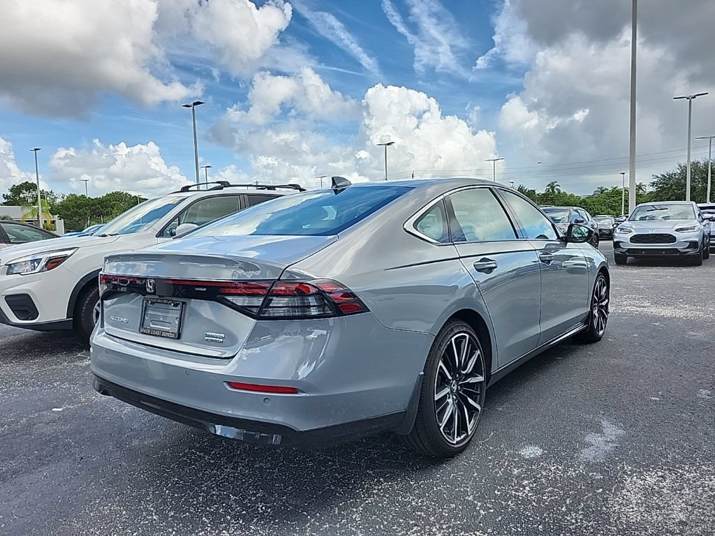 Used 2025 Honda Accord Touring image 4