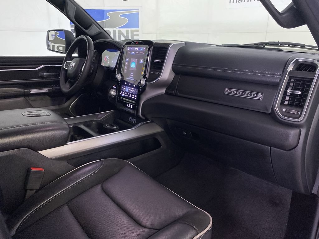 Used 2025 RAM 1500 Laramie AWD/4WD image 34