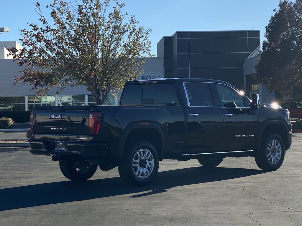 New 2026 GMC Sierra 2500 Denali Ultimate w/ LPO, Black Badging Package image 13