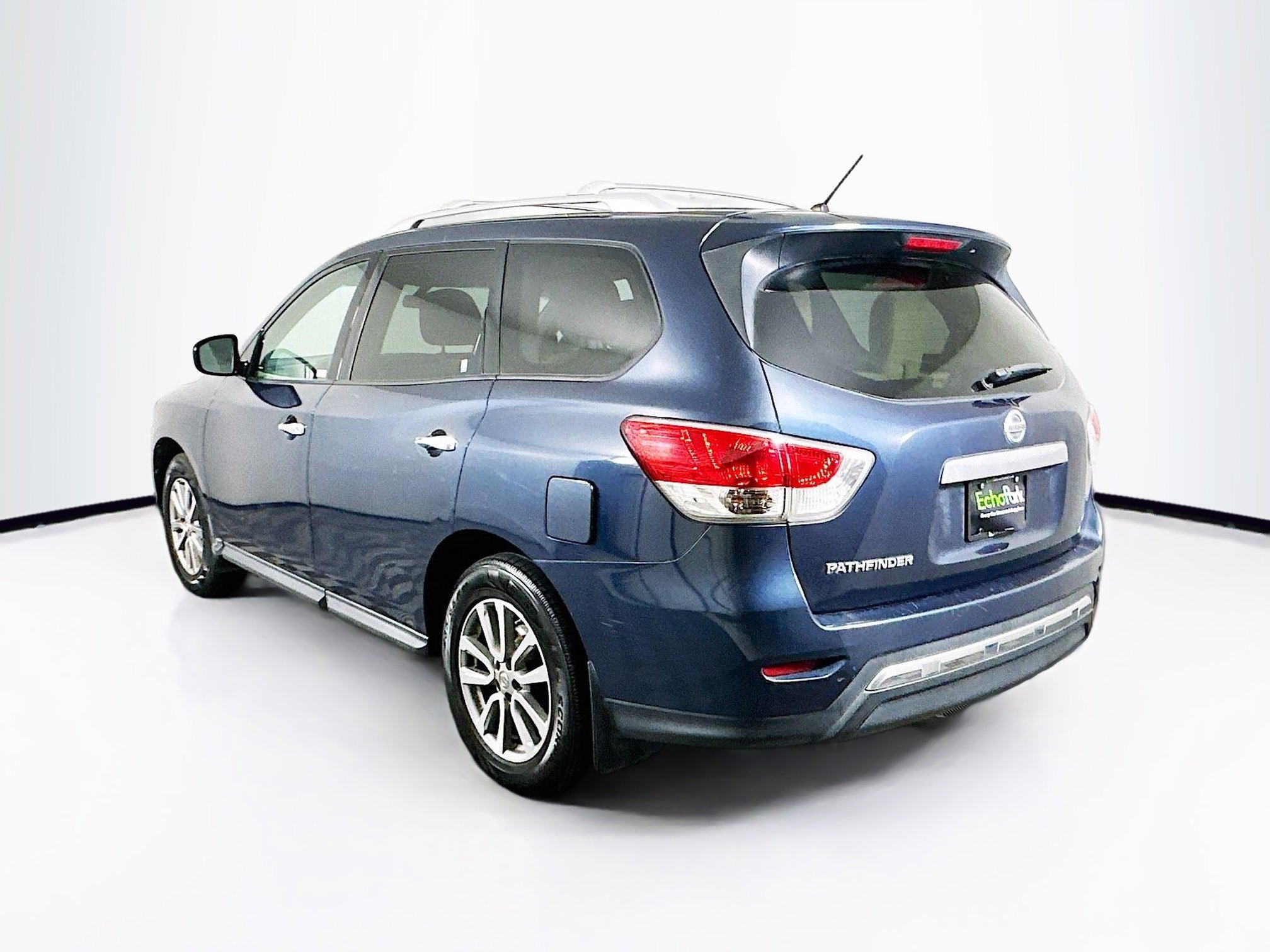 Used 2016 Nissan Pathfinder S image 5