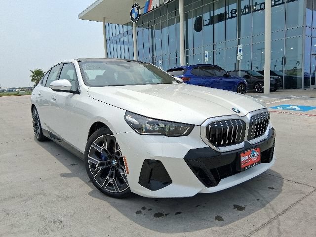 New 2026 BMW 530i w/ M Sport Package RWD image 1