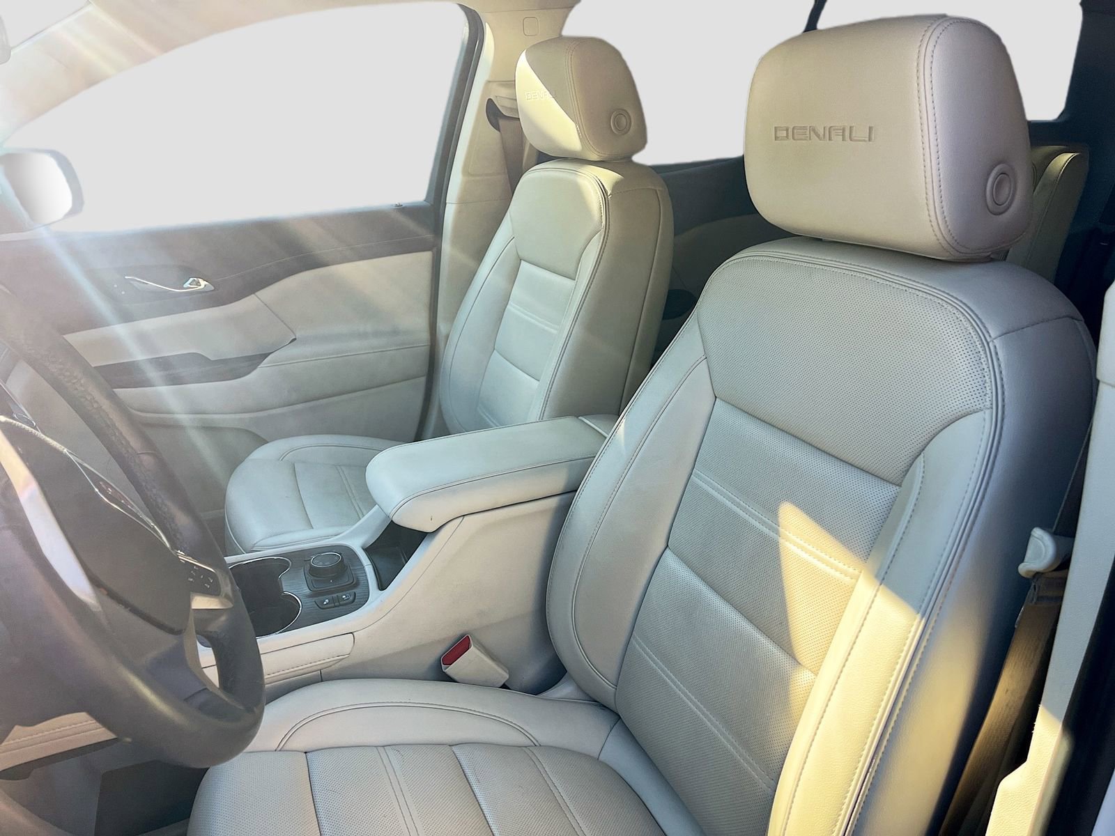 Used 2023 GMC Acadia Denali image 22