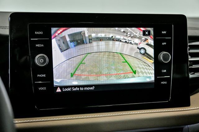 Certified 2025 Volkswagen Jetta SEL image 20