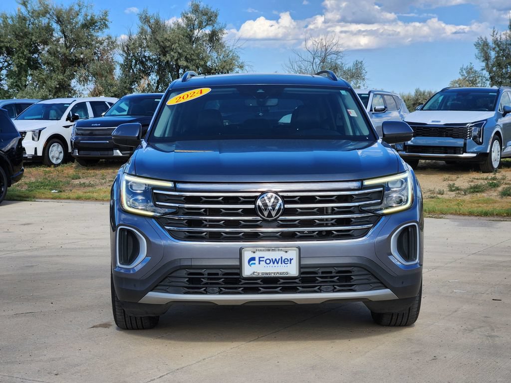 Used 2024 Volkswagen Atlas SE AWD/4WD image 2
