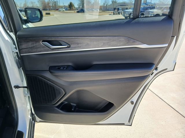 Used 2023 Jeep Grand Cherokee L Limited w/ Trailer Tow Group (B) image 20