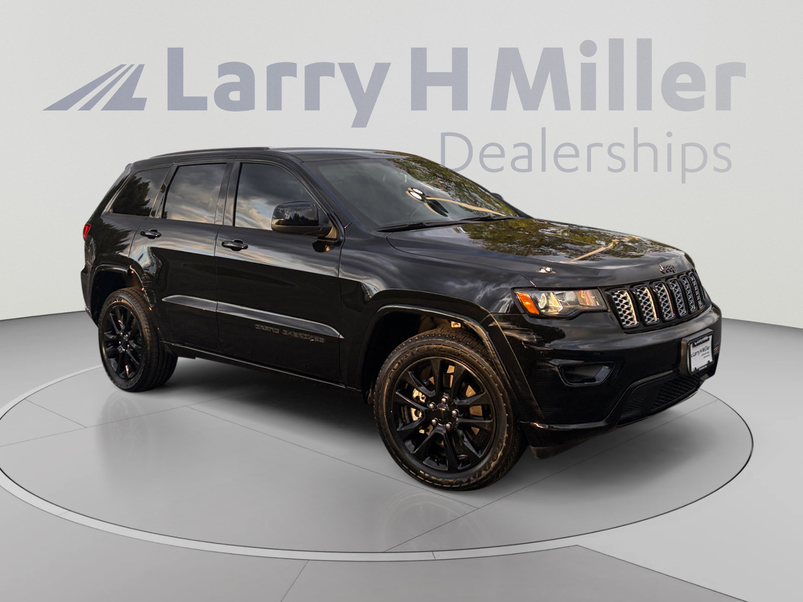 Used 2021 Jeep Grand Cherokee Laredo X AWD/4WD image 7