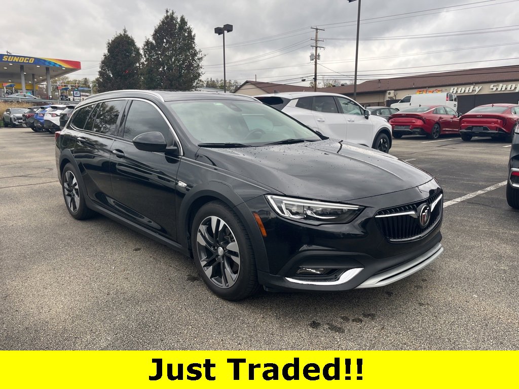 Used 2018 Buick Regal Essence w/ Driver Confidence Package #1