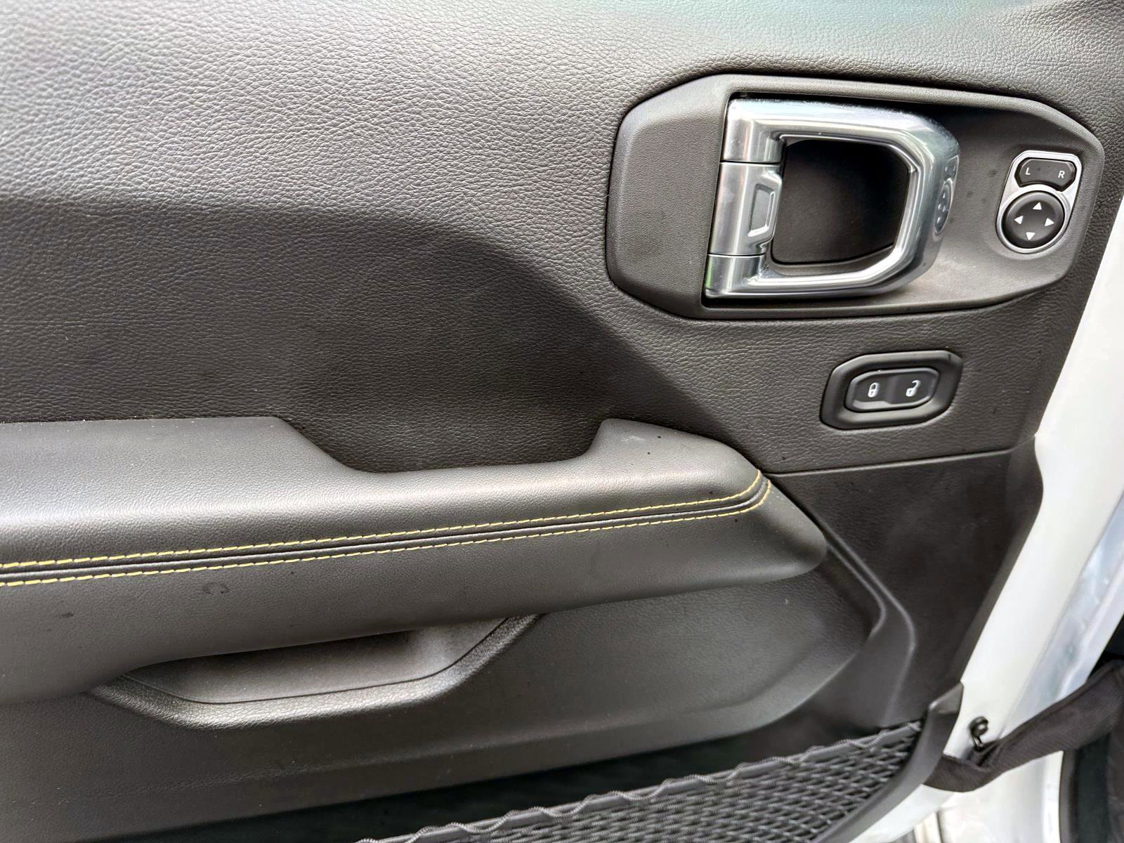 Used 2025 Jeep Wrangler Unlimited Sahara image 10