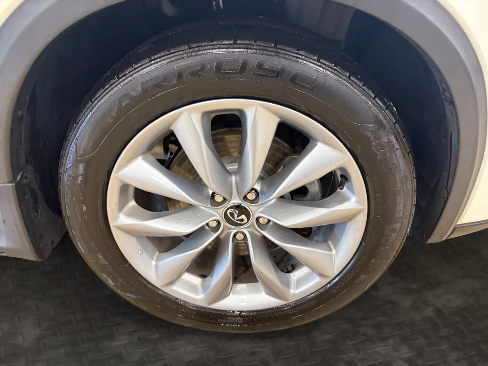 Used 2019 INFINITI QX50 Luxe w/ Navigation Package AWD/4WD image 38