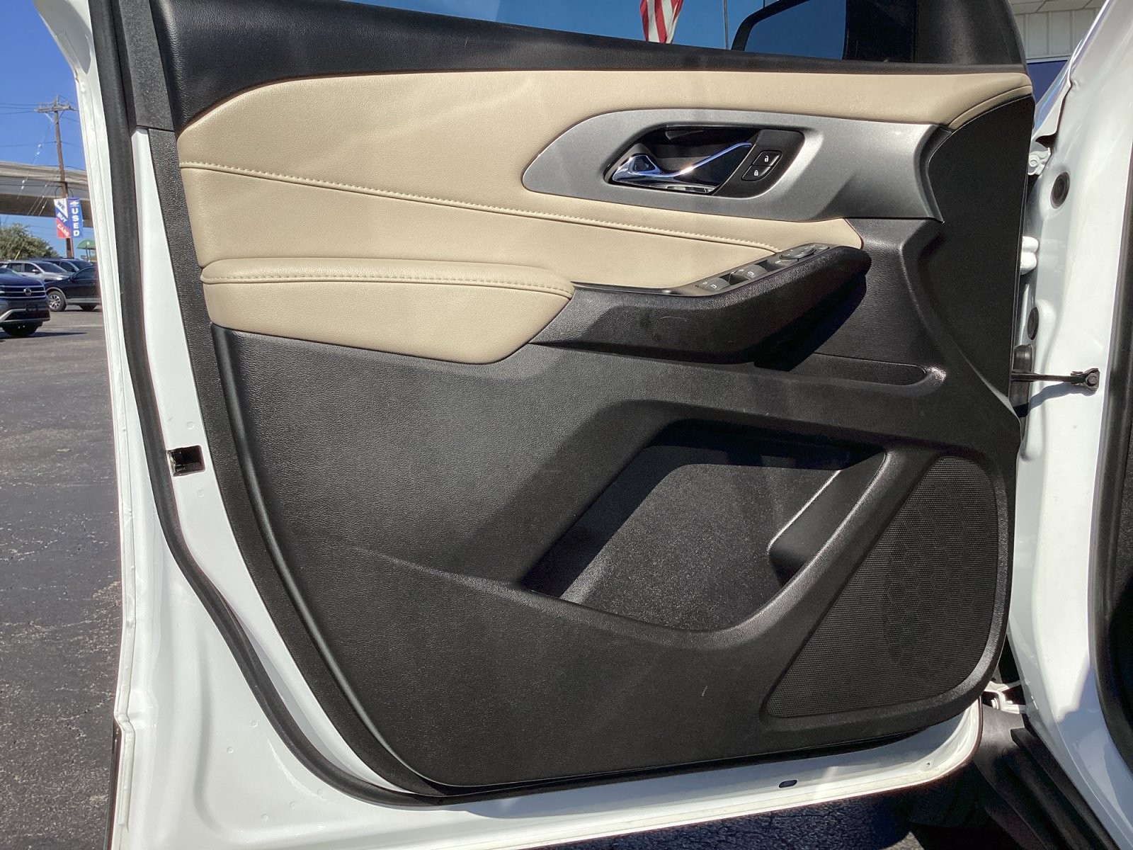 Used 2023 Chevrolet Traverse LS FWD image 30