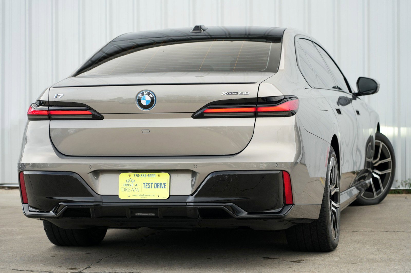 Used 2023 BMW i7 xDrive60 image 5