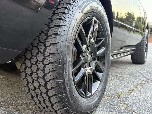 Used 2010 Land Rover Range Rover Supercharged image 8