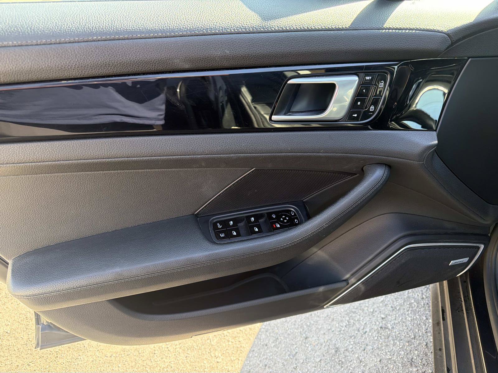 Used 2019 Porsche Panamera 4 AWD/4WD image 13