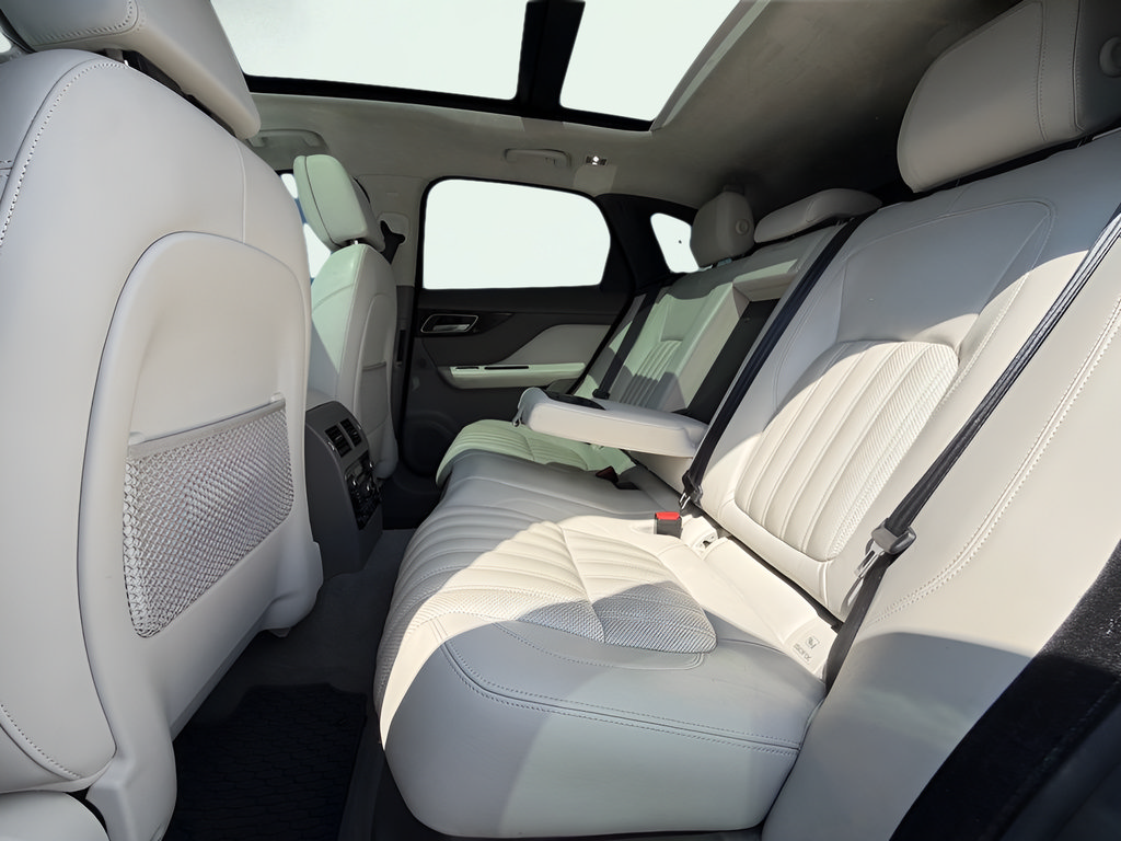 Used 2019 Jaguar F-PACE Portfolio AWD/4WD image 21