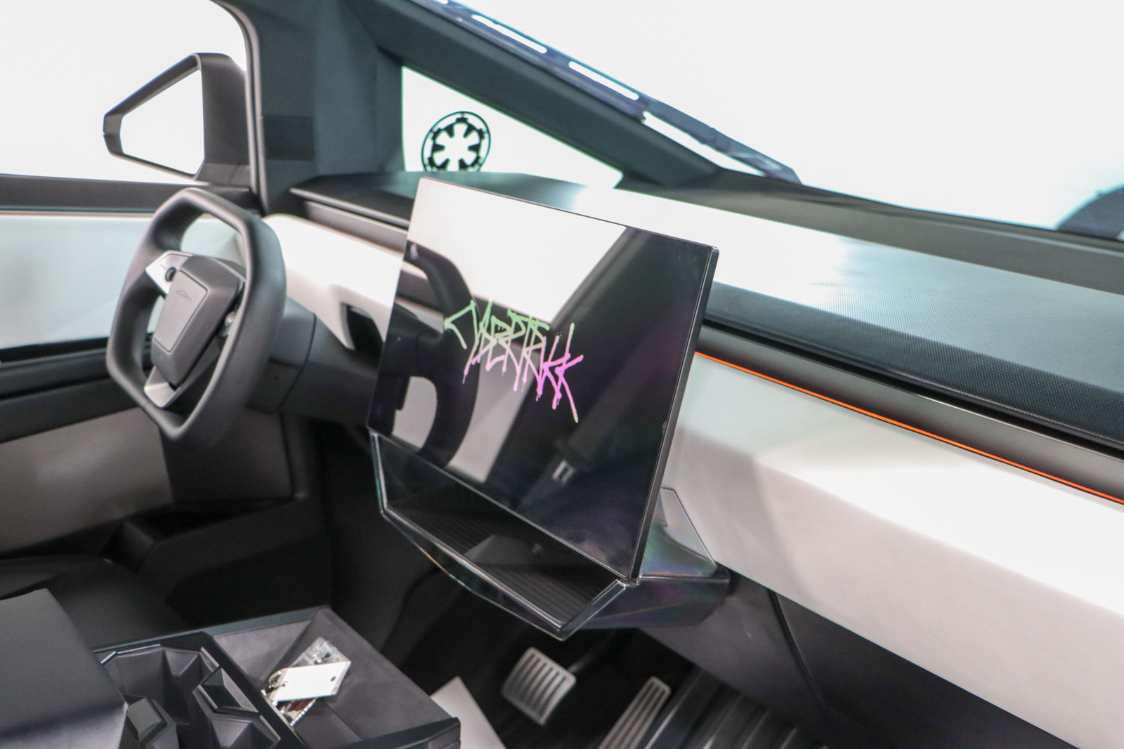 Used 2024 Tesla Cybertruck AWD Crew Cab image 23