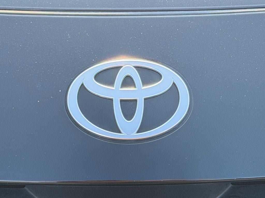 Used 2025 Toyota Camry LE FWD image 34