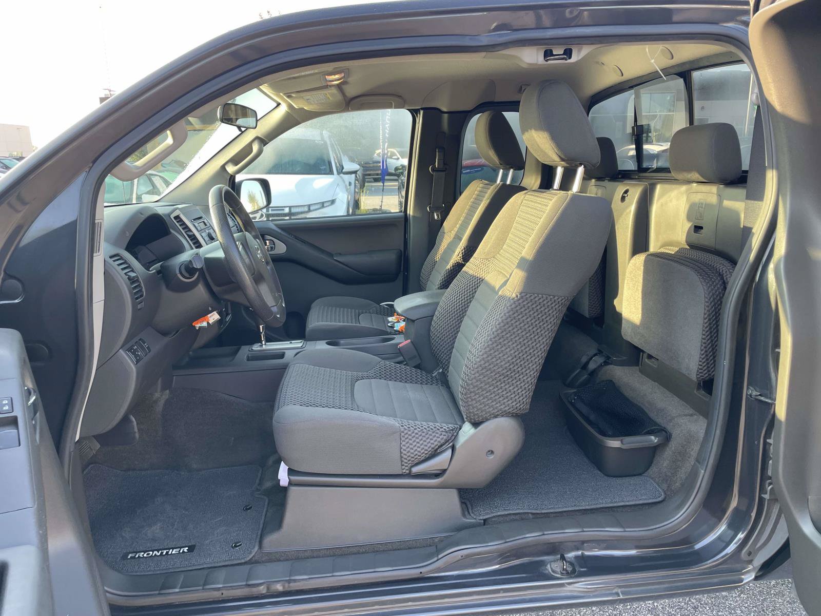 Used 2012 Nissan Frontier SV RWD image 2