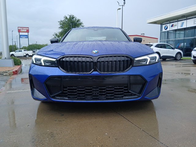New 2026 BMW 330i Sedan w/ M Sport Package RWD image 2