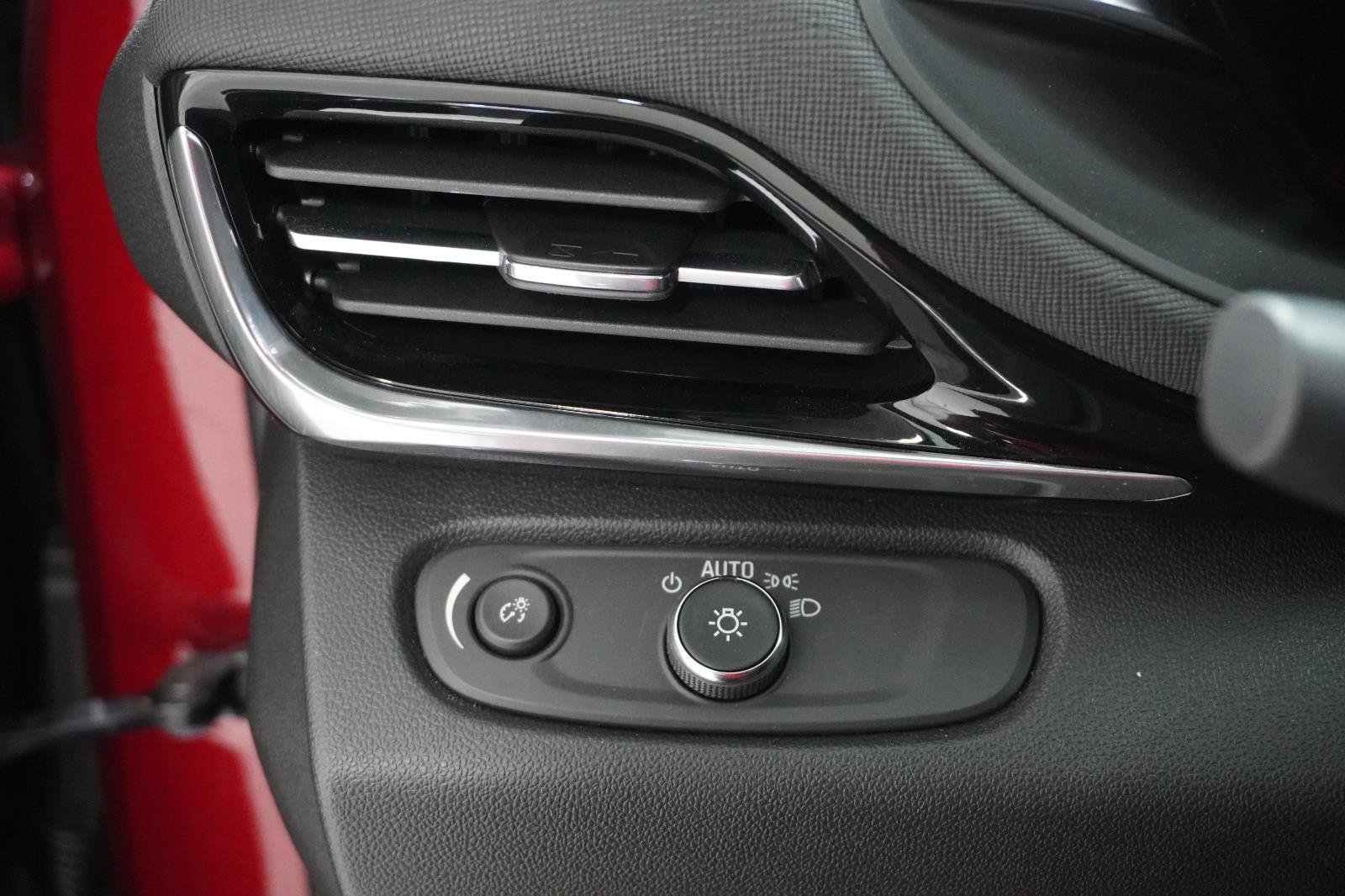 Used 2024 Buick Envista Sport Touring w/ Convenience II Package image 20