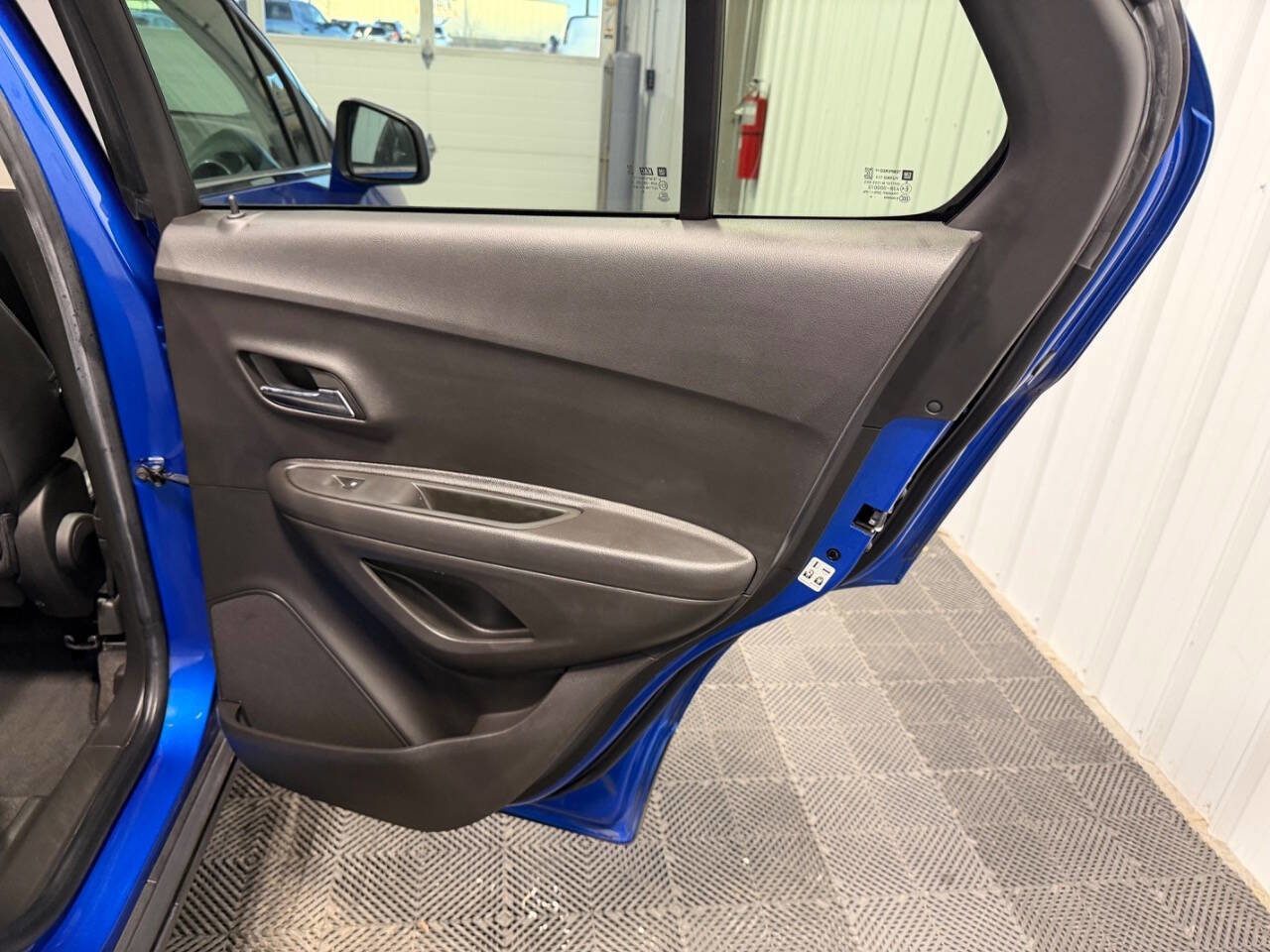 Used 2016 Chevrolet Trax LT w/ LT Convenience Package image 21