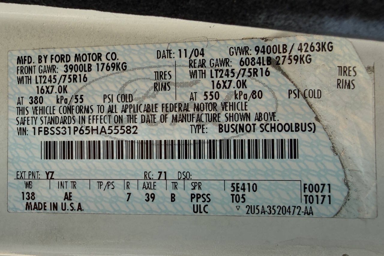 Used 2005 Ford E-350 and Econoline 350 XL RWD image 39