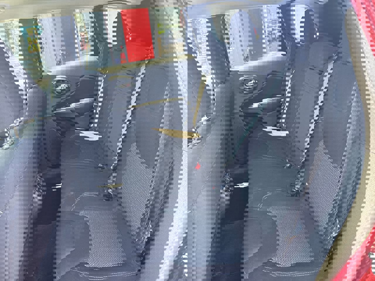 Used 2019 Jeep Cherokee Latitude w/ Popular Appearance Group image 19