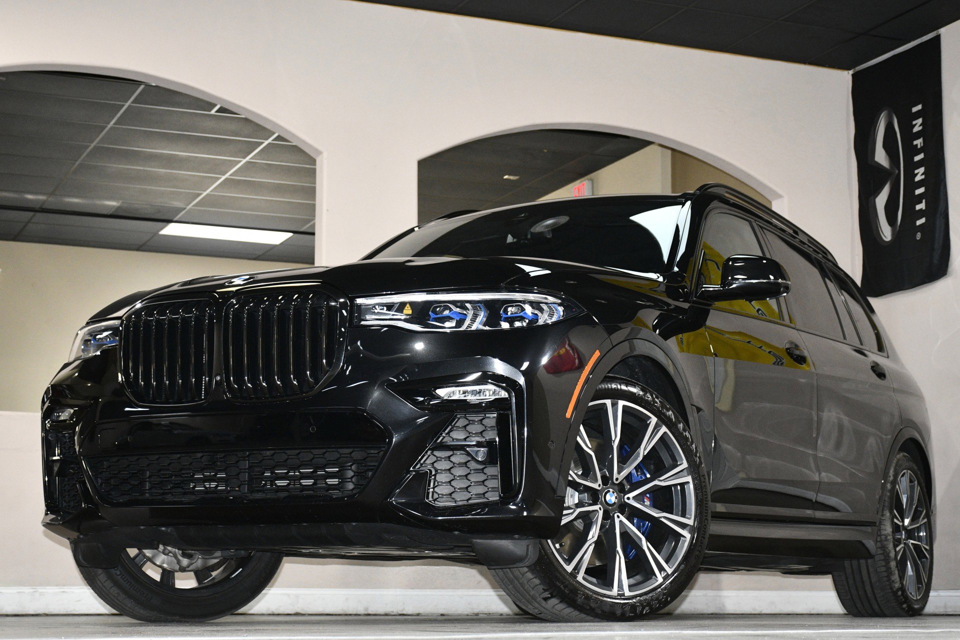 Used 2022 BMW X7 M50i w/ Luxury Seating Package image 84