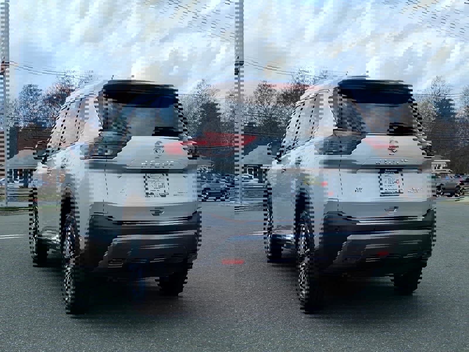 Certified 2022 Nissan Rogue SL w/ SL Premium Package AWD/4WD image 6