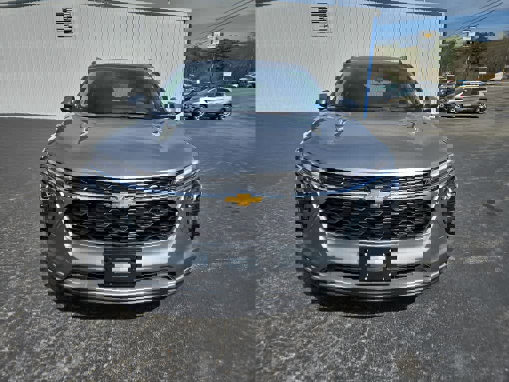 New 2026 Chevrolet Trax LT w/ LT Convenience Package image 2