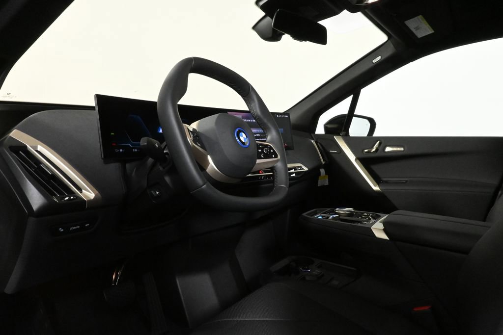 Used 2025 BMW iX xDrive50 w/ Premium Package image 15