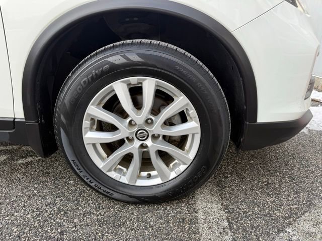 Used 2020 Nissan Rogue S w/ Special Edition Package image 13