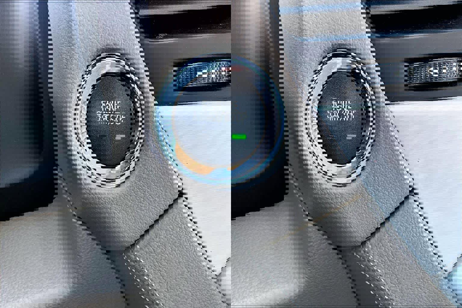 Used 2015 GMC Yukon SLT image 35