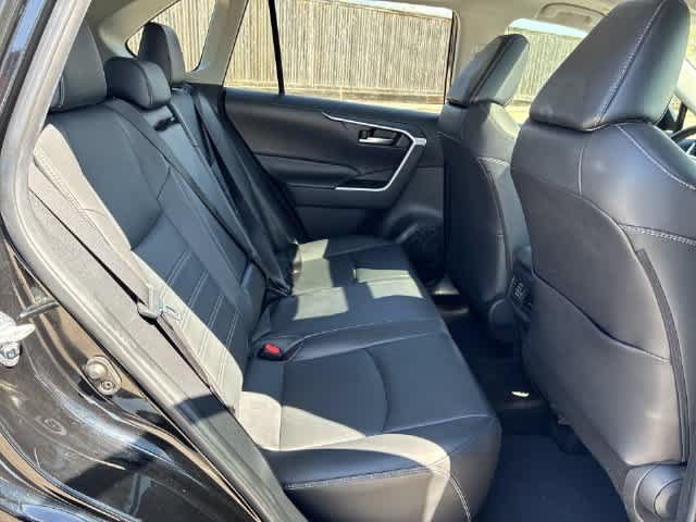 Used 2025 Toyota RAV4 XLE Premium FWD image 22