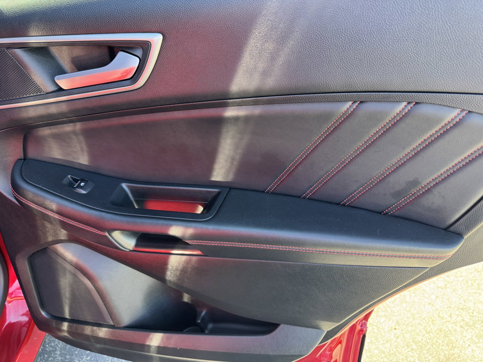 Used 2024 Ford Edge ST-Line image 10