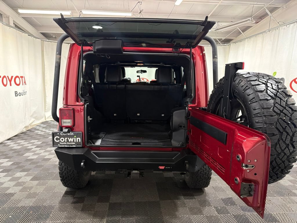 Used 2012 Jeep Wrangler Unlimited Sahara AWD/4WD image 15