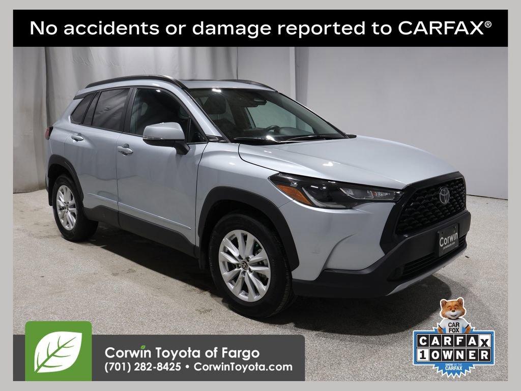 Used 2023 Toyota Corolla Cross LE w/ Moonroof Package image 1