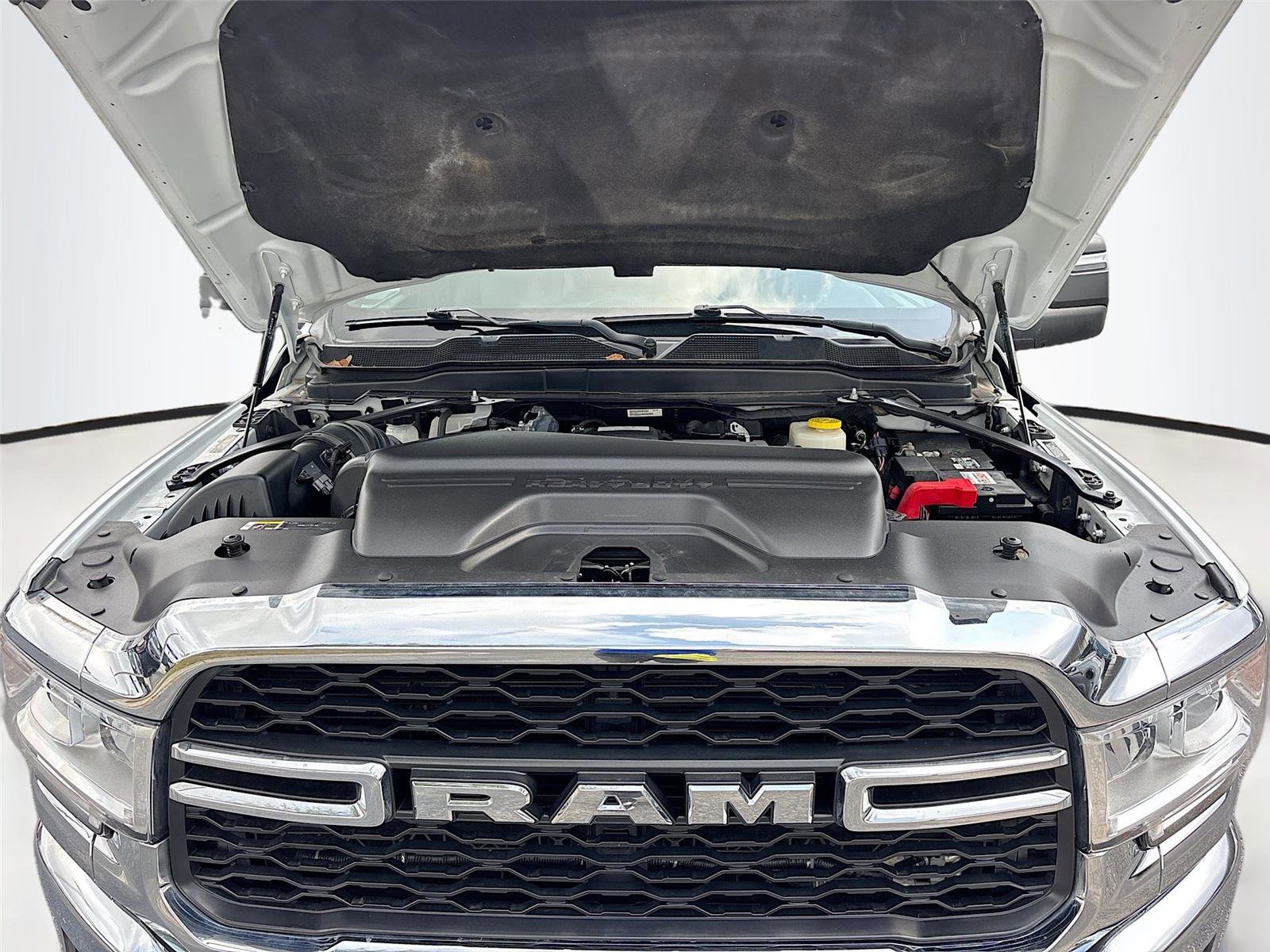 Used 2024 RAM 2500 Tradesman w/ Chrome Appearance Group image 31