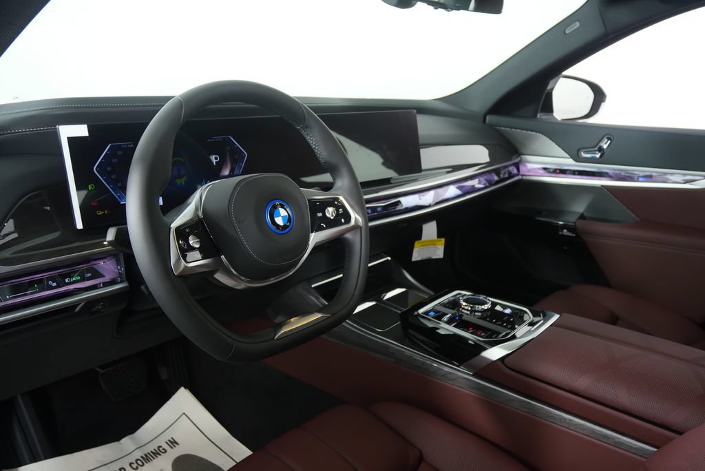 Used 2026 BMW i7 eDrive50 w/ Premium Package RWD image 12