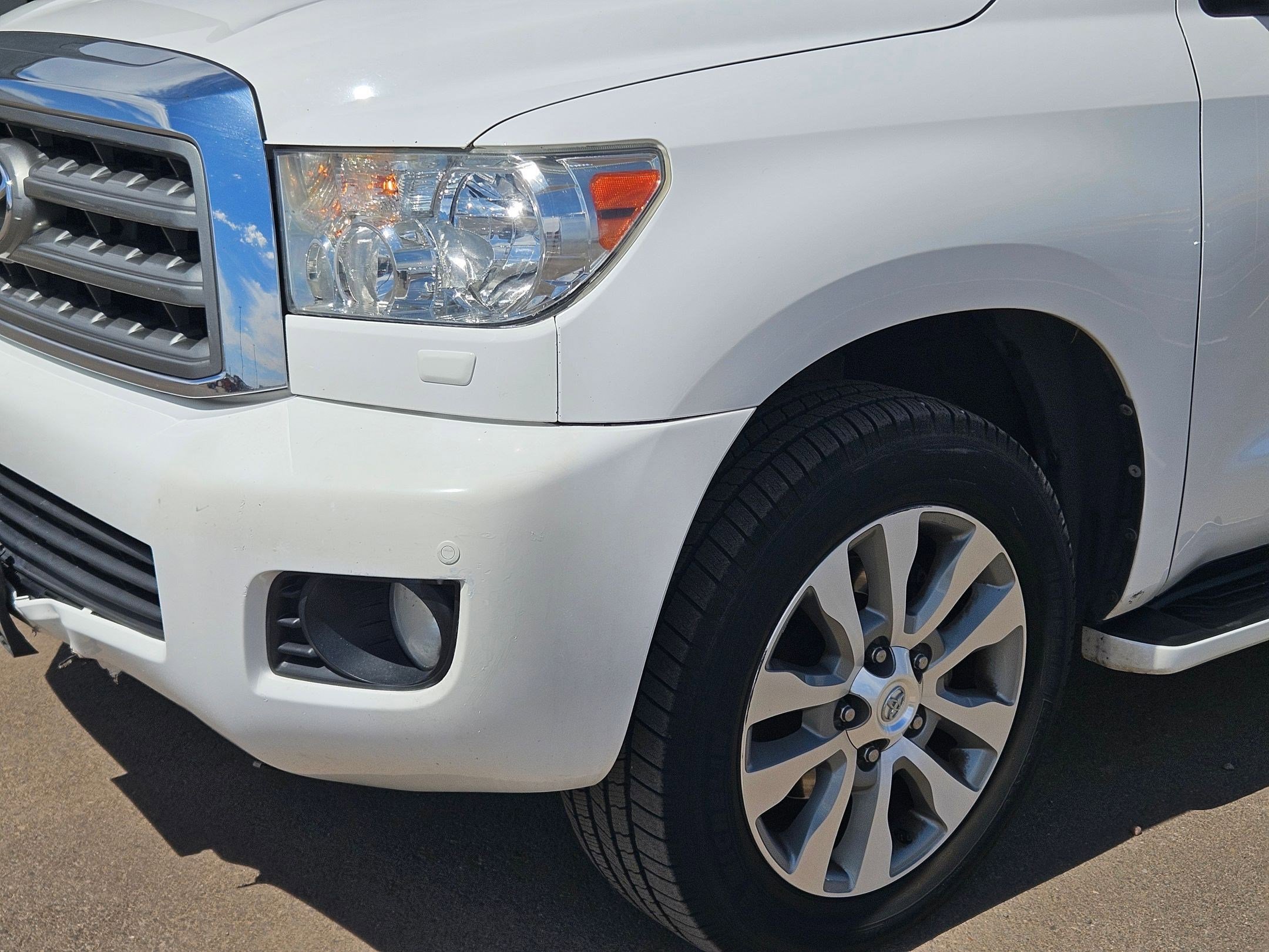 Used 2015 Toyota Sequoia Limited AWD/4WD image 11