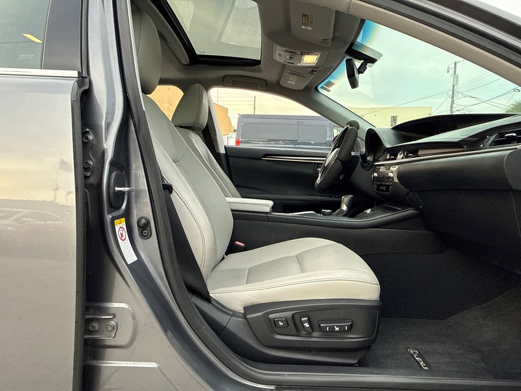 Used 2016 Lexus ES 350 image 29