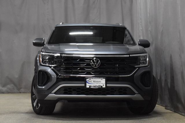 Used 2025 Volkswagen Atlas Cross Sport SE image 4