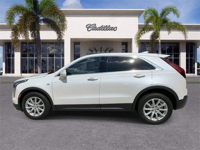 Certified 2023 Cadillac XT4 Luxury w/ Cold Weather Package image 9