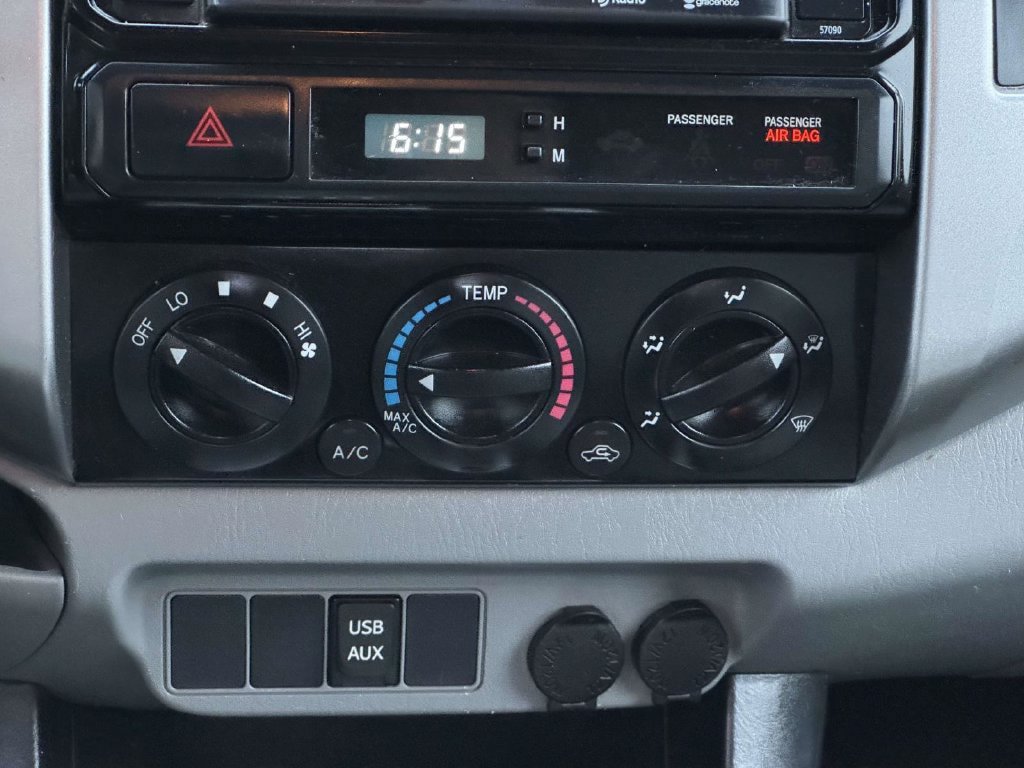 Used 2014 Toyota Tacoma 4x4 Double Cab w/ SR5 Package image 5