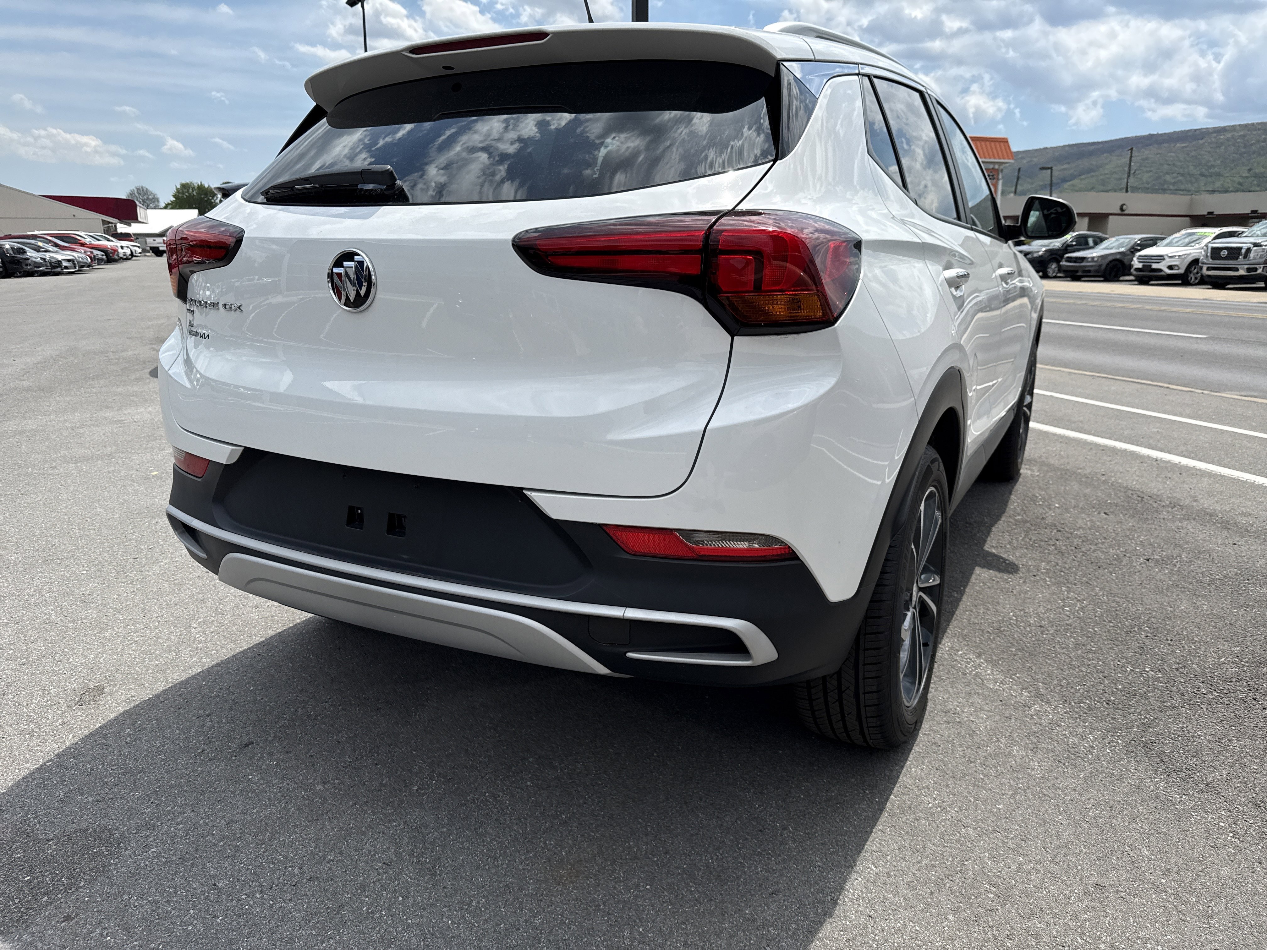 Used 2022 Buick Encore GX Select AWD/4WD video 3