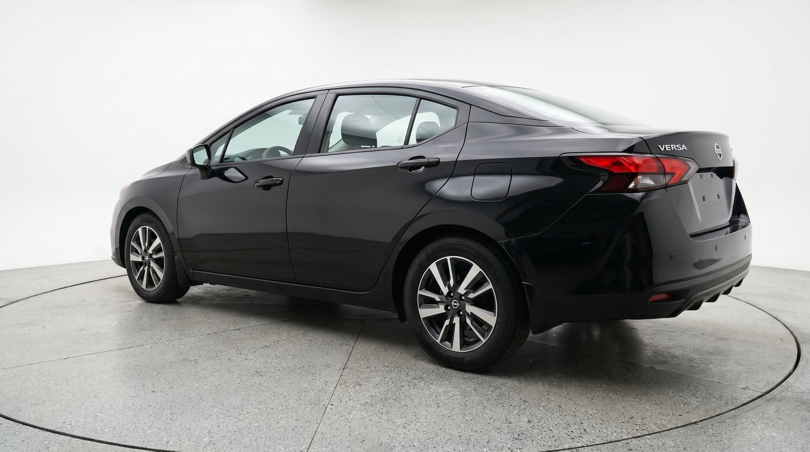 Used 2025 Nissan Versa SV FWD image 6