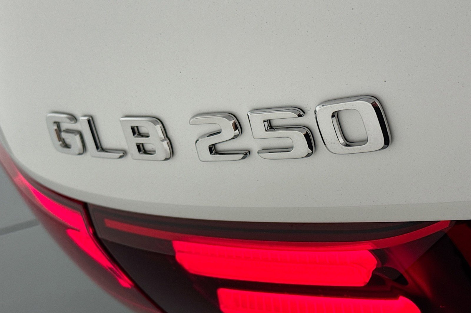 New 2026 Mercedes-Benz GLB 250 image 8